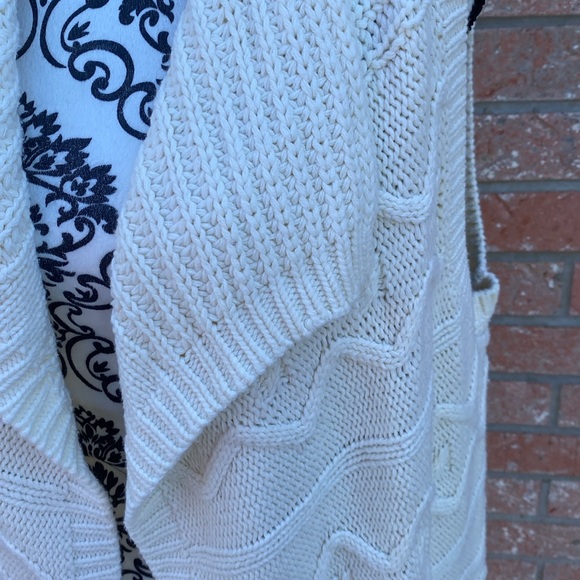 Knit Vest - Picture 4 of 4